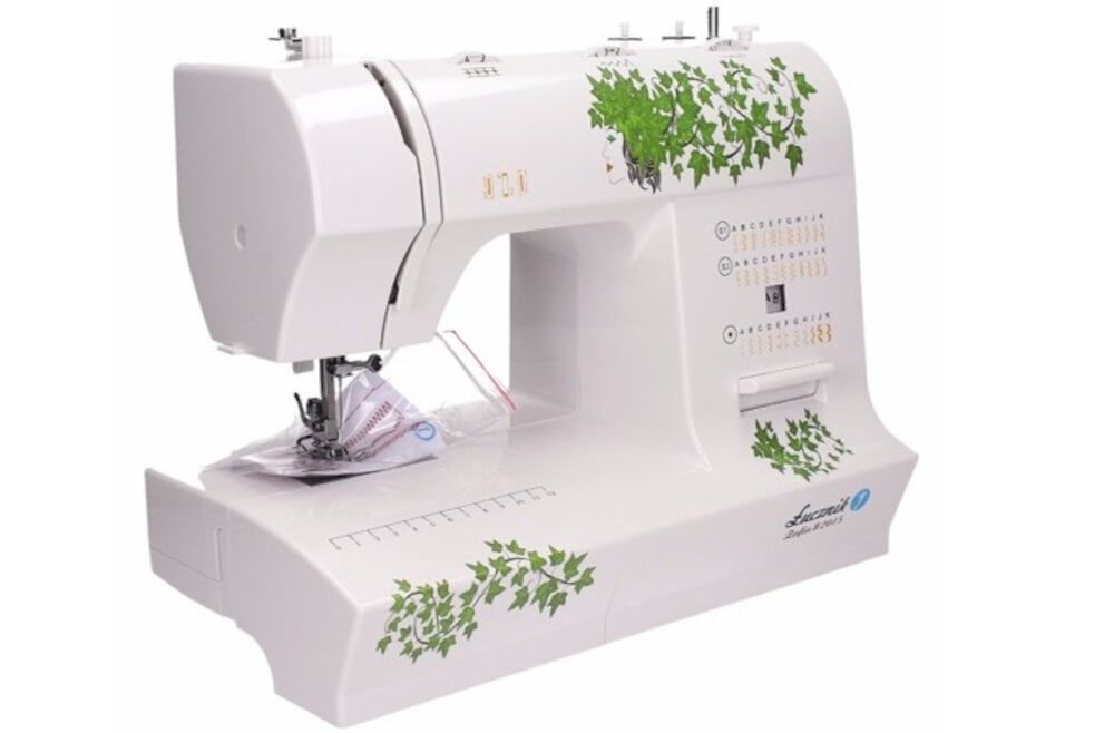 Maszyna do szycia LUCZNIK Zofia II 2015 stylowy wyglad design wykonanie biala kolorystyka florystyczne wzory w jasnozielonym odcieniu