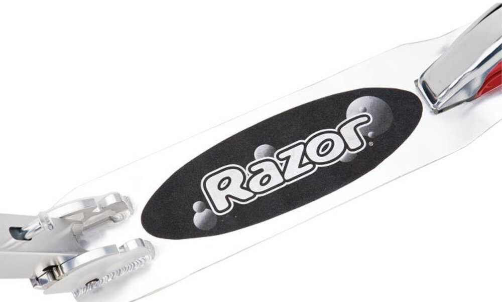 Hulajnoga RAZOR A5 Lux 13073001 Srebrny szeroki podest jezdny maksymalne obciążenie od 100 kg uchwyty pokryte specjalną pianką regulacja kierownicy do 97 cm