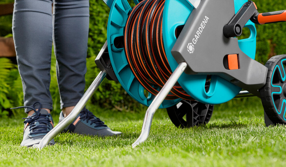 Wózek na wąż GARDENA Aquaroll M 18511-20 system Kick&Stand podporka o specjalnym ksztalcie wozek nie bedzie sie poruszal