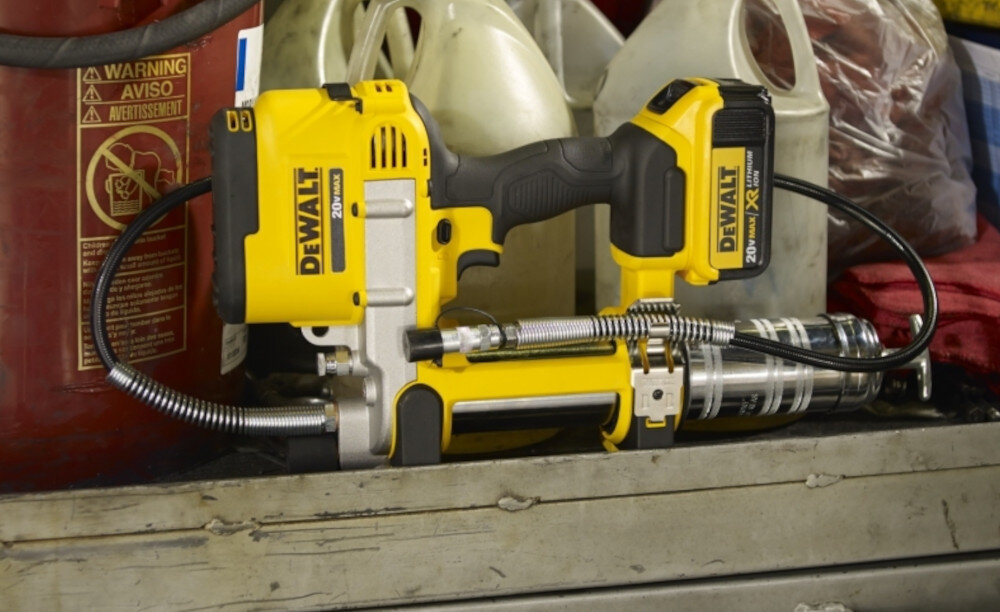 Smarownica akumulatorowa DEWALT DCGG571M1-QW rutynowa konserwacja latwa praca