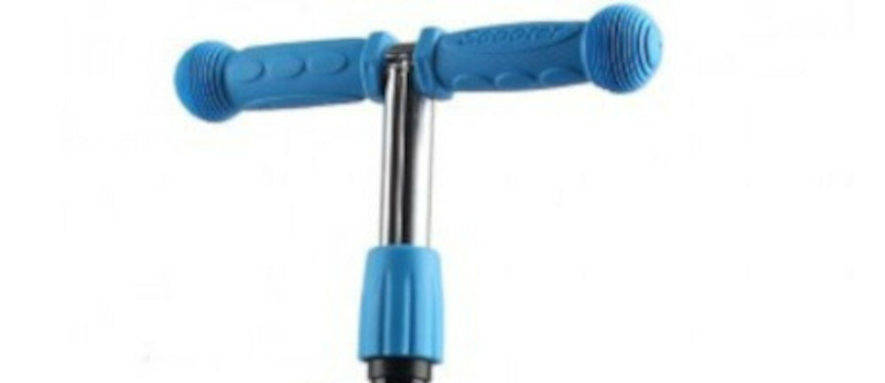 Hulajnoga dla dzieci Enero biedronka niebieska wyposażona w regulowaną kierownicę antypoślizgowe rączki mechanizm sterowania