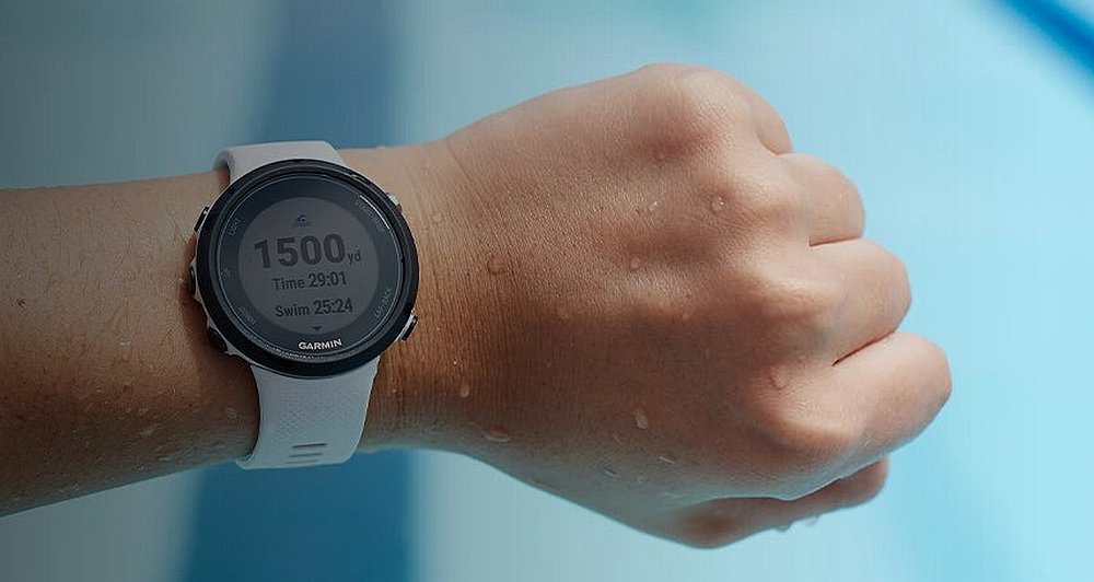 Спортивные часы GARMIN Swim 2