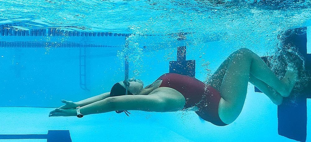 Спортивные часы GARMIN Swim 2 для тренировок