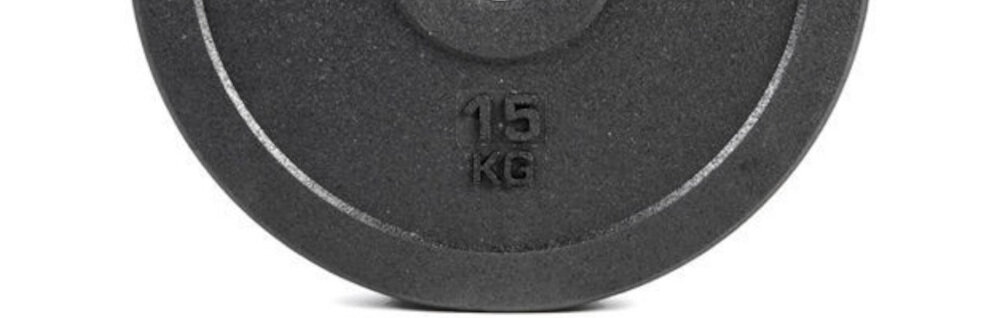 Talerz olimpijski TIGUAR Bumper TI-WB01500 (15 kg) z solidnych komponentów wykonany w 100% z skompresowanego granulatu gumowego wewnętrzna tulejka stalowa niski poziom hałasu ochrona podłoża przed uszkodzeniem absorbuje uderzenie czytelen oznakowanie wagi 15 kg