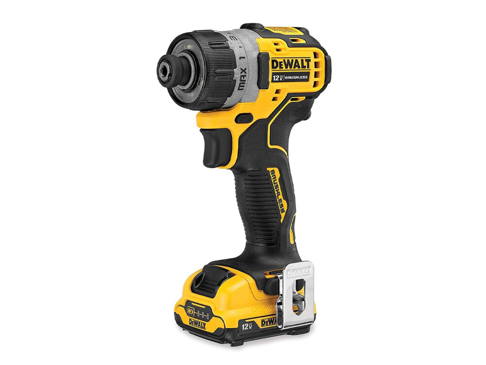 Wkrętarka DEWALT DCF601D2 zaczep do paska wygodne bezpieczne przenoszenie mobilnosc efektywnosc pracy