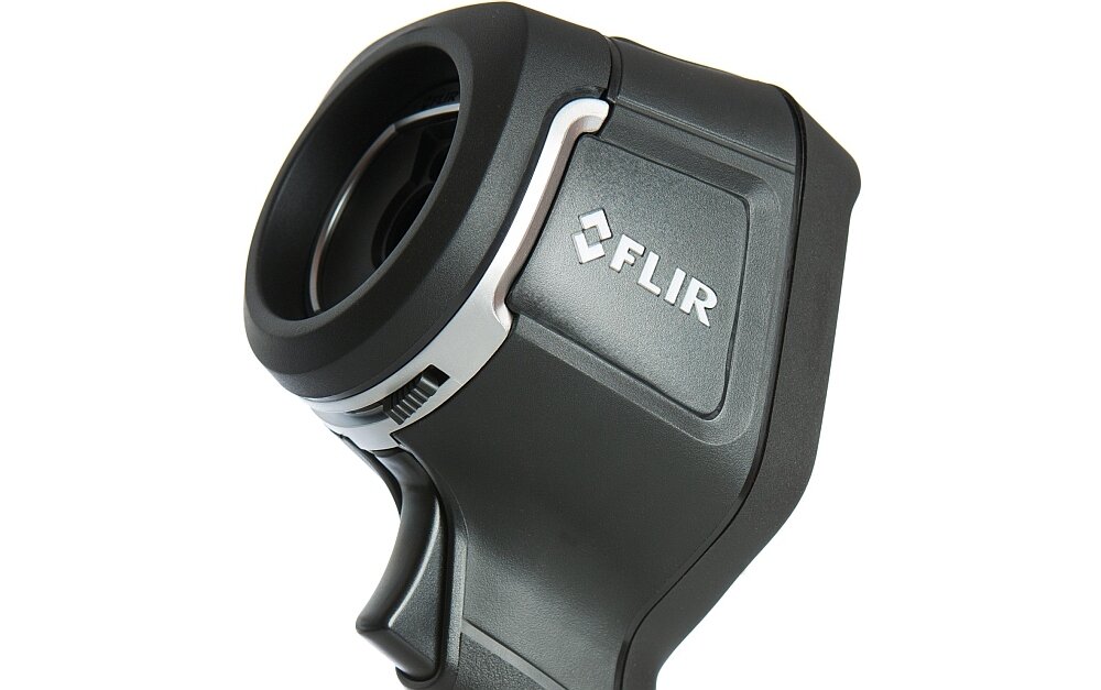 Kamera termowizyjna FLIR TG297  ekran pomiar dokładność bateria obudowa  