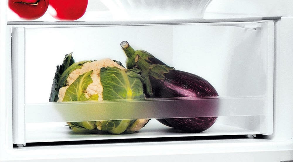 INDESIT-LI8-S2E-X lodówka szuflada przechowywanie produkty owoce warzywa porządek