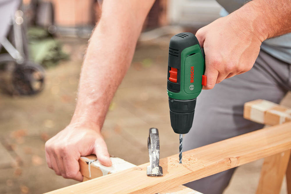 BOSCH EasyImpact 1200 06039D3103 niewielka waga szybkie rezultaty
