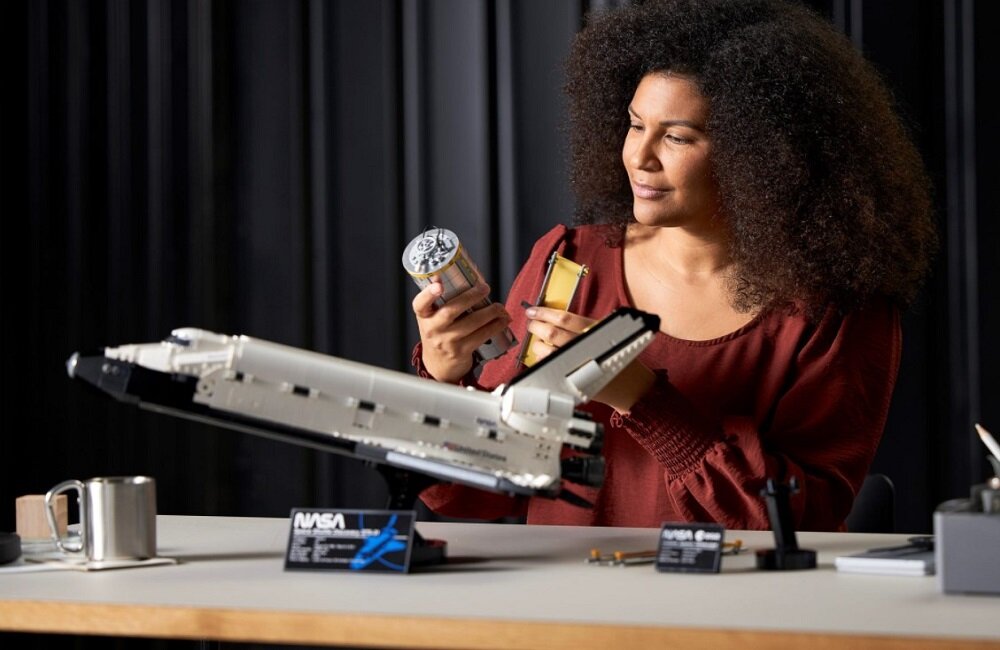 LEGO Creator Wahadłowiec Discovery NASA 10283 Trenowanie ważnych umiejętności