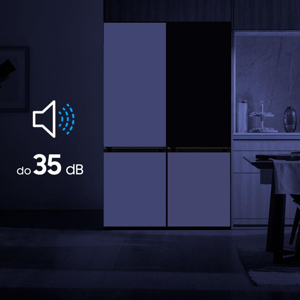 Zdjęcie przedstawia dwie lodówki Samsung BESPOKE w trakcie nocnej pracy. Urządzenia działają cicho, emitując dźwięki, które nie przekraczają poziomu 35 dB.