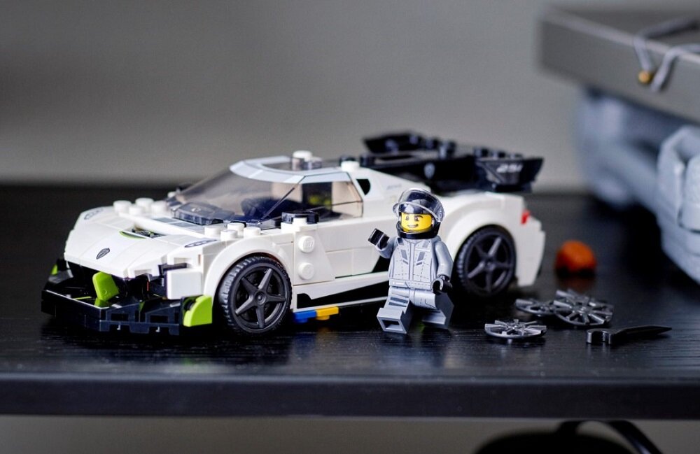 LEGO Speed Champions Koenigsegg Jesko 76900 Doskonały zestaw dla tych którzy kochają sportowe auta i emocjonujące wyścigi Jest pełen realistycznych detali