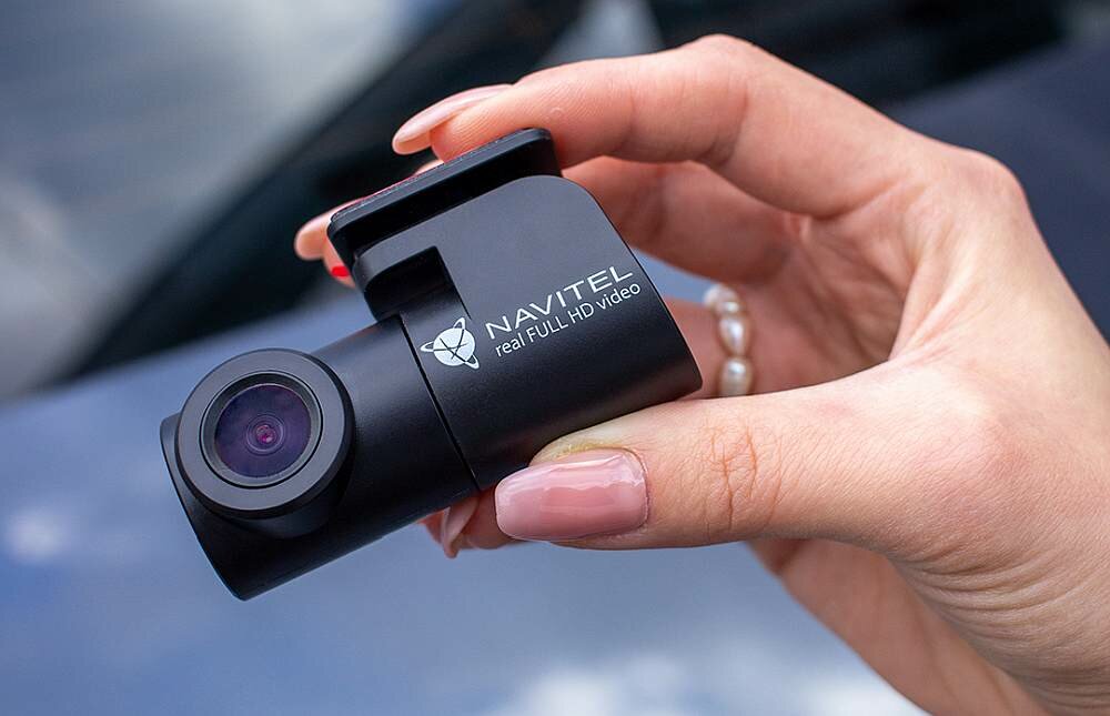 Wideorejestrator NAVITEL MR450 GPS ekran kamery rozdzielczość 