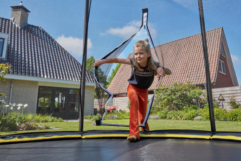 SALTA trampolina bezpieczeństwo siatka zabezpieczająca ochrona skoki upadki urazy