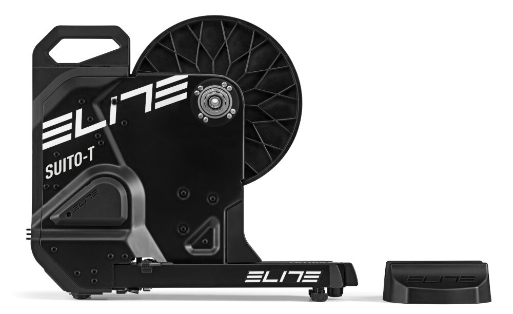 Trenażer rowerowy ELITE Suito-T w domowym zaciszu niezwykle łatwe w obsłudze ciche nie wymaga specjalistycznego sprzętu do podłączenia liczne elementy poprawiające komfort treningu