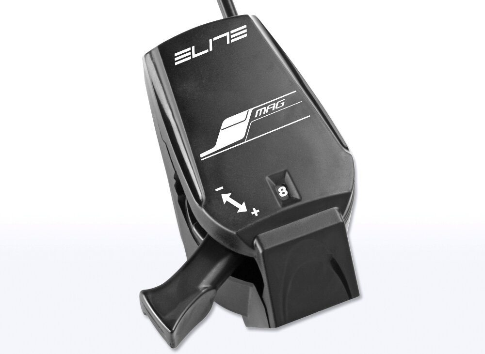 Trenażer rowerowy ELITE Qubo Power Mag Smart B+ typu kół od 20 do 29 cali rolka z elastożelu redukuje hałas i zużycie opony montowana na kierownicy manetka regulacja poziomu oporu w 8 pozycjach