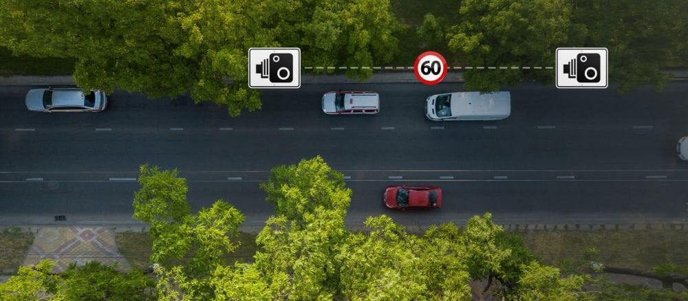 Wideorejestrtor MIO Mivue 886  obiektyw rozdzielczość nagrywanie kąt zapis sensor czujnik montaż wymiary ładowanie zasilanie auto samochód rejestrowanie karta pamięć pojemność ładowarka obraz zdjęcia filmy aplikacja sterowanie 
