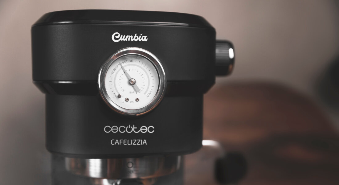Кофемашина CECOTEC Cafelizzia 790 Pro Black, компактные размеры.