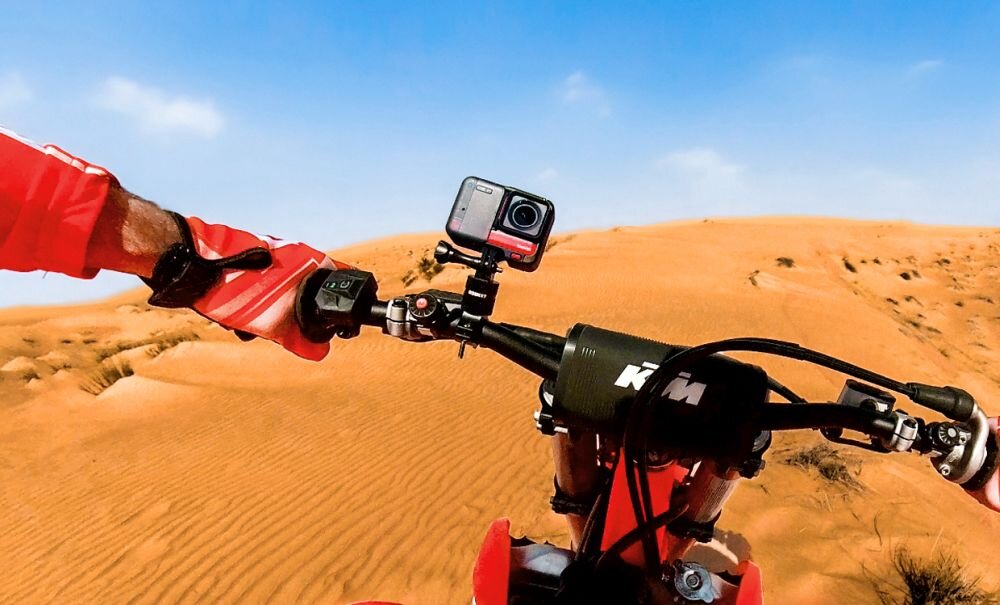 Kamera sportowa INSTA360 One RS 4K Boost Edition   sport montaż nagrywanie stabilizacja montaż edycja filtry ostrość śledzenie tryby bateria akumulator zasilanie ładowanie rozdzielczość filmy obudowa odporność wielkość łączność sterowanie 