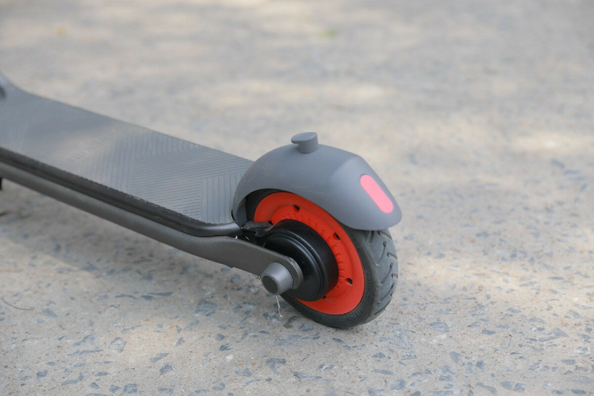 Hulajnoga elektryczna SEGWAY KickScooter C20 Czarno-czerwony hamulec nozny