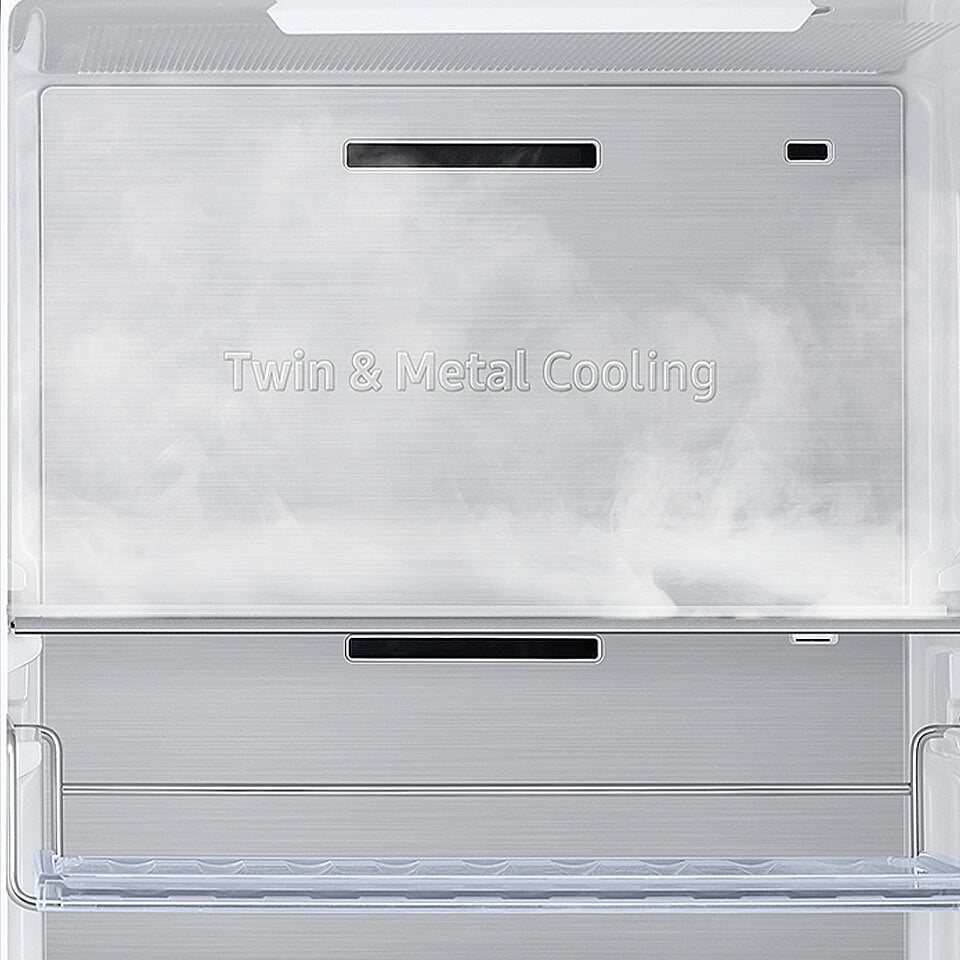 Zbliżenie na panel metal cooling zastosowany w lodówce Samsung RH69B8941B1
