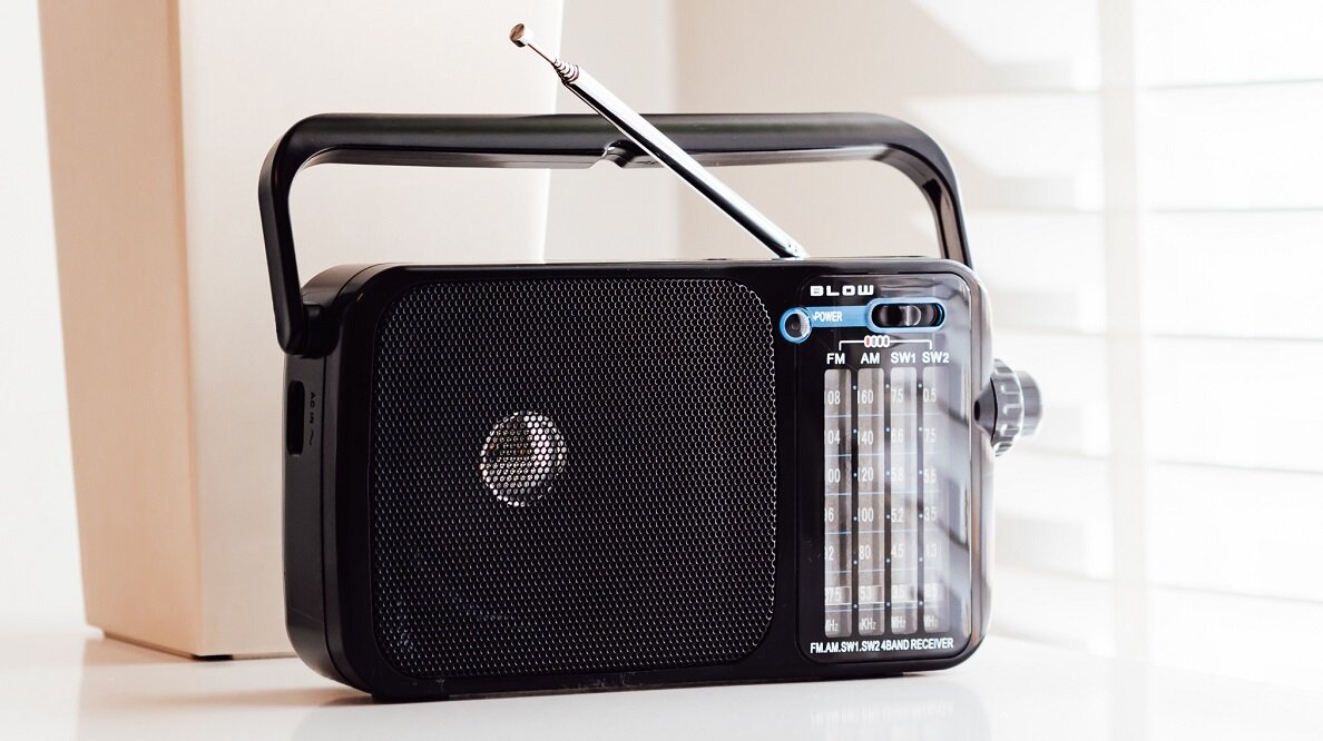 Radio BLOW RA5 Czarny Kompaktowe przenośne Oryginalny wygląd Dźwięk jakość