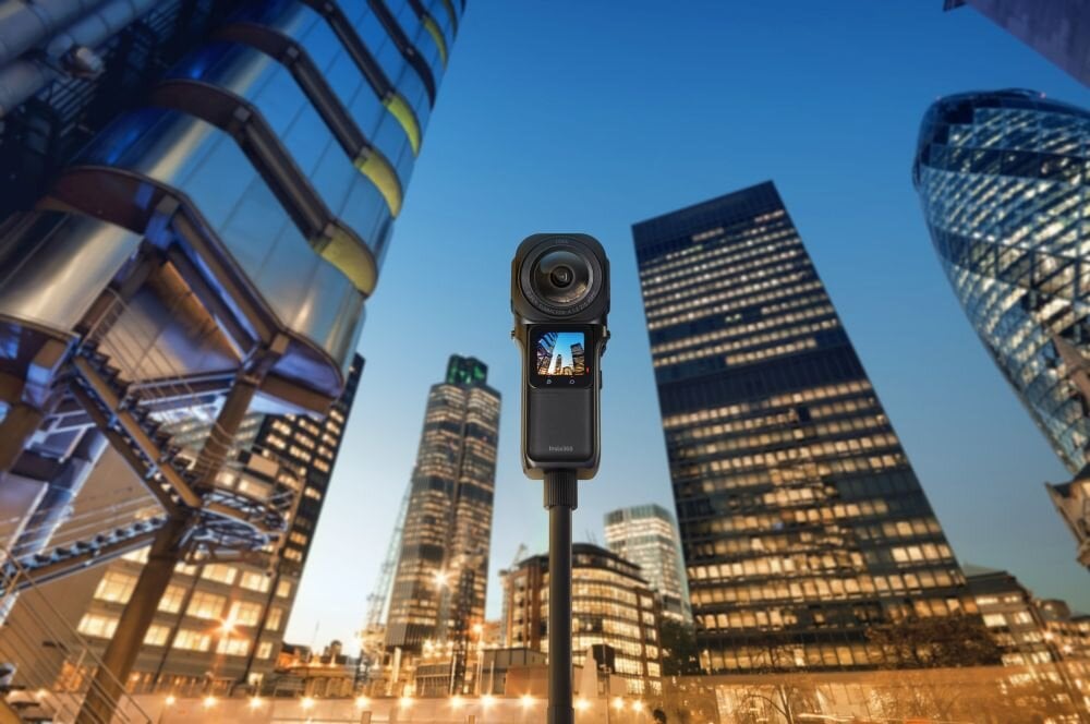 Kamera sportowa INSTA360 ONE RS 1-inch 360 Edition  sport montaż nagrywanie stabilizacja montaż edycja filtry ostrość śledzenie tryby bateria akumulator zasilanie ładowanie rozdzielczość filmy obudowa odporność wielkość łączność sterowanie 