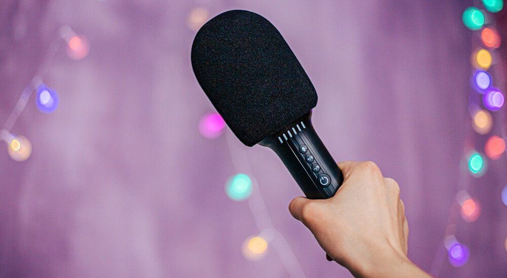 Mikrofon FOREVER BMS-500 S!NGit karaoke muzyka zabawa czas pracy akumulaotr redukcja wokal głos estradowy pogłos bluetooth łączność gwiazda
