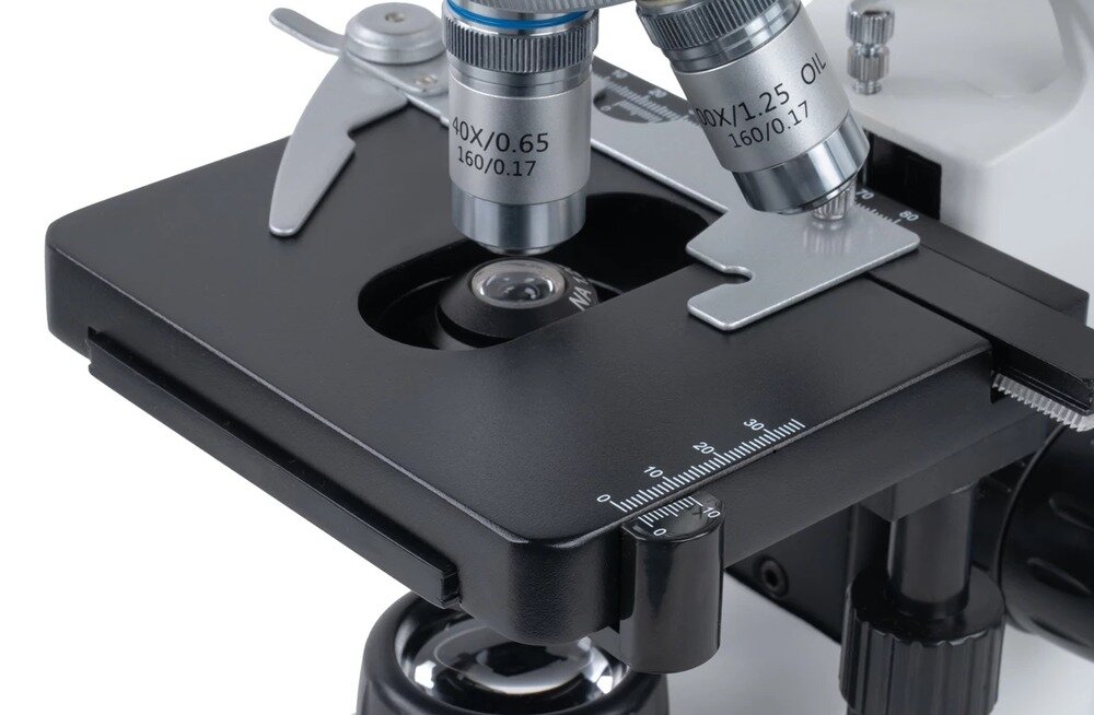 Mikroskop DELTA OPTICAL Genetic Trino stolik 