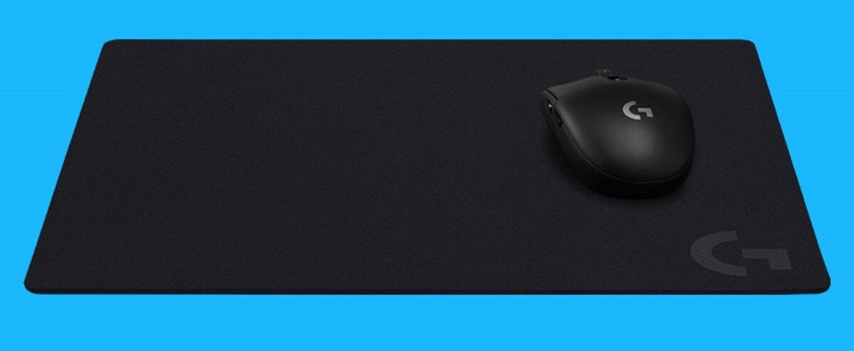 Podkładka LOGITECH G240 materiał tekstura  obszar biurko zwijanie jakość komfort dopasowanie stabilność gry gaming wodoodporna miękka antypoślizgowa guma