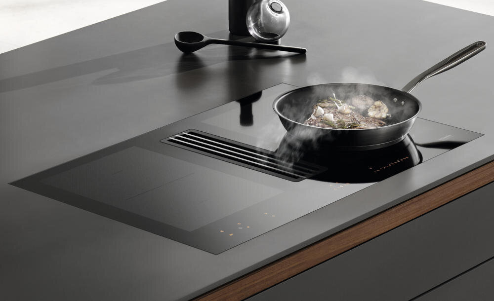 MIELE-KMDA-7272-FL-U-Silence minimalistyczne wzornictwo wyciąg kuchenny elegancki estetyka funkcjonalność kontrukcja przesuwanie garnki patelnie płyta grzejna