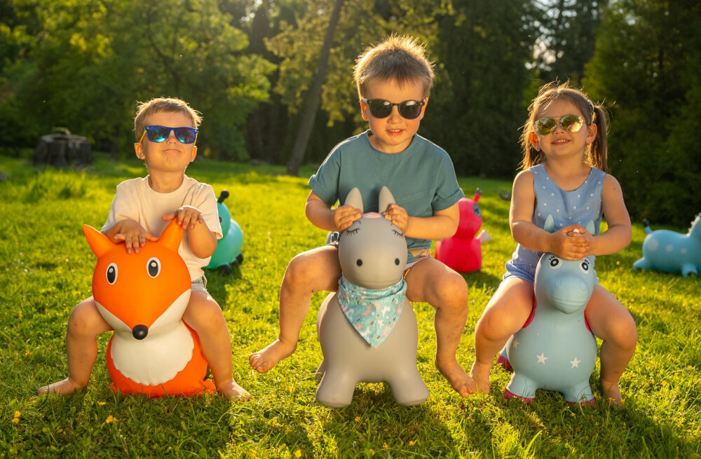 Skoczek SUN BABY Jednorożec J06.012.0.1 dla dzieci powyzej 12 miesiaca zycia forma aktywnosci fizycznej wzmocnienie miesni nog stymulacja ukladu krazenia maksymalny udzwig do 45 kg