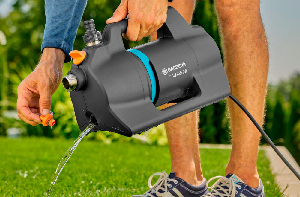 Pompa do wody GARDENA 4000-1 1762-20 elektryczna duzy otwor wlewowy sruba spustowa ochrona pompy przed potencjalnymi uszkodzeniami woda calkowicie usunieta