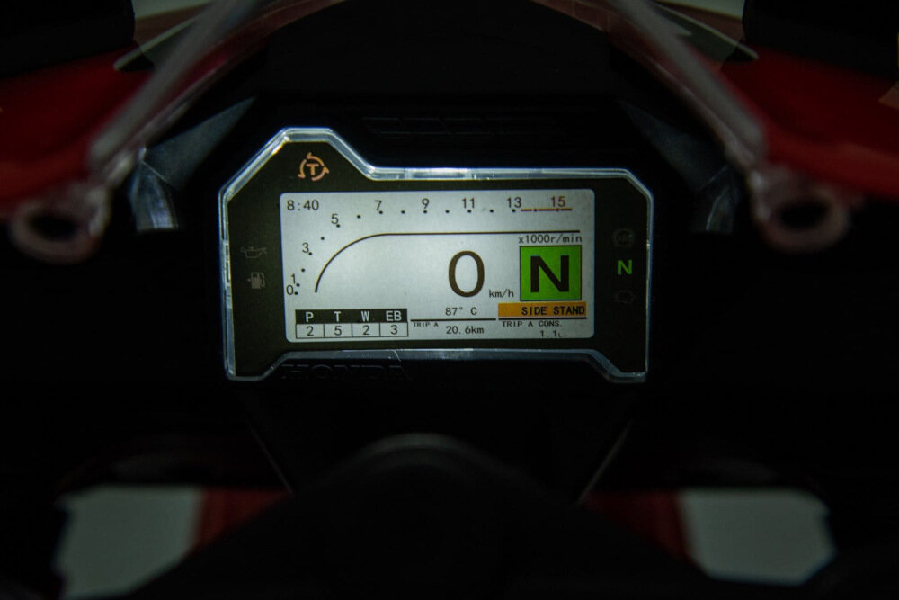 Motorek elektryczny SUN BABY Honda CBR 1000RR Prędkość zakres 2-3 km/h 