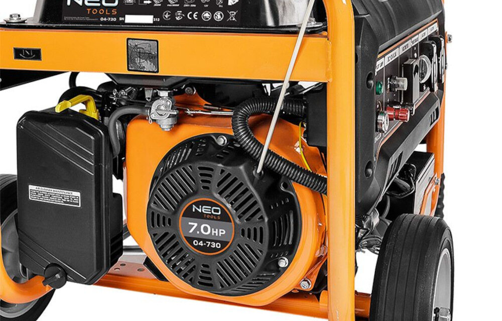 Agregat prądotwórczy NEO TOOLS 04-730 silnik benzynowy moc 5,1 kW 7kM do paliwa 92 95 98 kompatybilny z olejem SAE-15W-30m srednie spalanie 2,63 l/h minimalne 313 g/kWh spelnia europejskie standardy emisji spalin certyfikat EURO 5