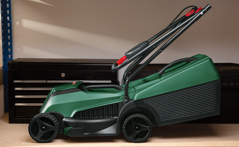 Kosiarka akumulatorowa BOSCH Easy Mower 18V-32-200 06008B9D01 skladane uchwyty nie zajmuje duzo miejsca lekka konstrukcja 8,1 kg uchwyt do przenoszenia