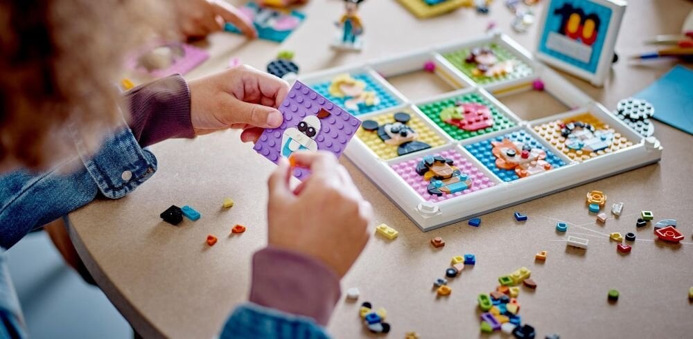 LEGO Disney 100 lat kultowych animacji Disneya 43221   klocki elementy zabawa łączenie figurki akcesoria figurka zestaw 