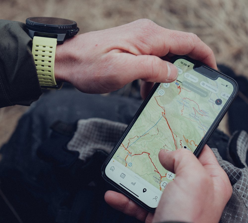 Smartwatch SUUNTO Vertical ekran bateria czujniki zdrowie sport pasek ładowanie pojemność rozdzielczość łączność sterowanie krew puls rozmowy smartfon aplikacja 