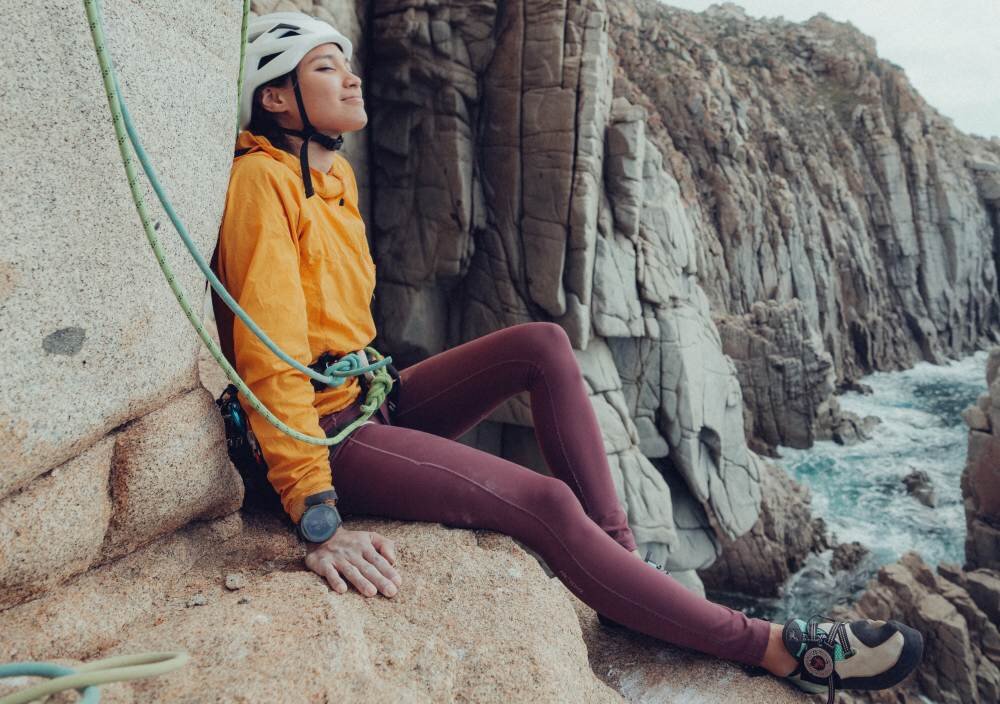 Smartwatch SUUNTO Vertical ekran bateria czujniki zdrowie sport pasek ładowanie pojemność rozdzielczość łączność sterowanie krew puls rozmowy smartfon aplikacja 