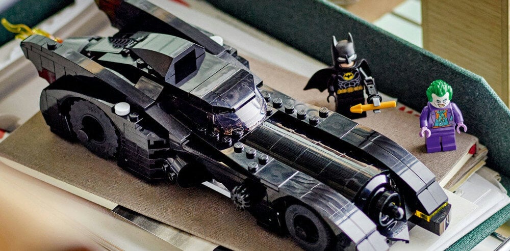 KLOCKI LEGO DC BATMAN BATMOBIL: POŚCIG BATMANA ZA JOKEREM 76224