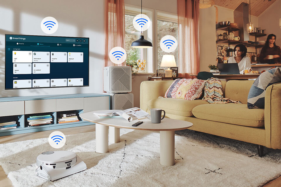 Zdjęcie pokazuje, że domowe urządzenia można połączyć w aplikacji SmartThings, by zyskać prostszą i bardziej komfortową kontrolę