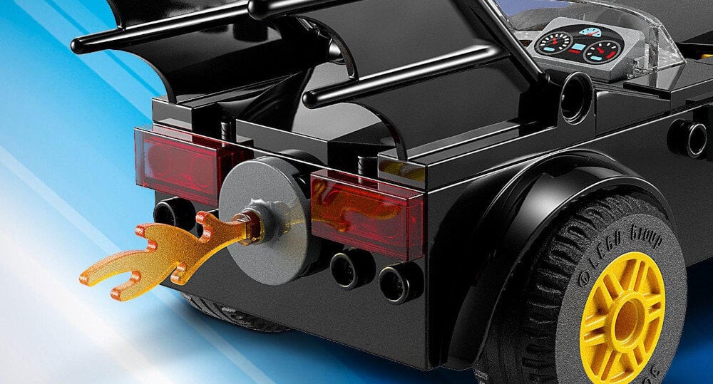 KLOCKI LEGO DC BATMAN BATMOBIL POGOŃ: BATMAN KONTRA JOKER 76264 płomienie samochodzik Batmobil
