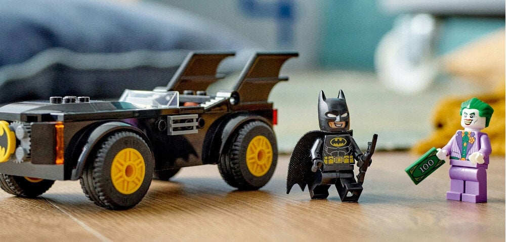 KLOCKI LEGO DC BATMAN BATMOBIL POGOŃ: BATMAN KONTRA JOKER 76264 batman joker akcesoria