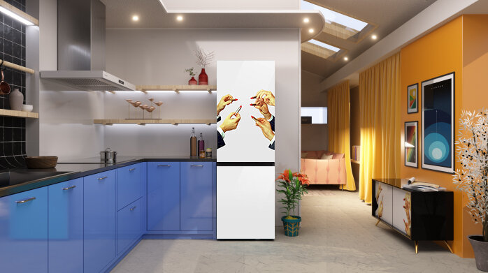Biała lodówka Samsung z rysunkiem w eleganckiej i nowoczesnej kuchni