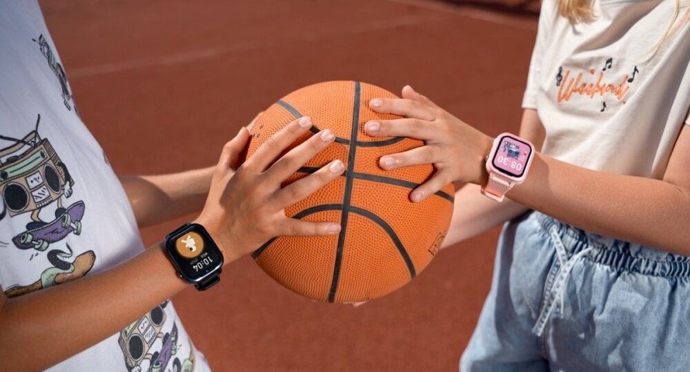 Smartwatch Garett Kids Essa 4G ekran bateria czujniki zdrowie sport pasek ładowanie pojemność rozdzielczość łączność sterowanie krew puls rozmowy smartfon aplikacja
