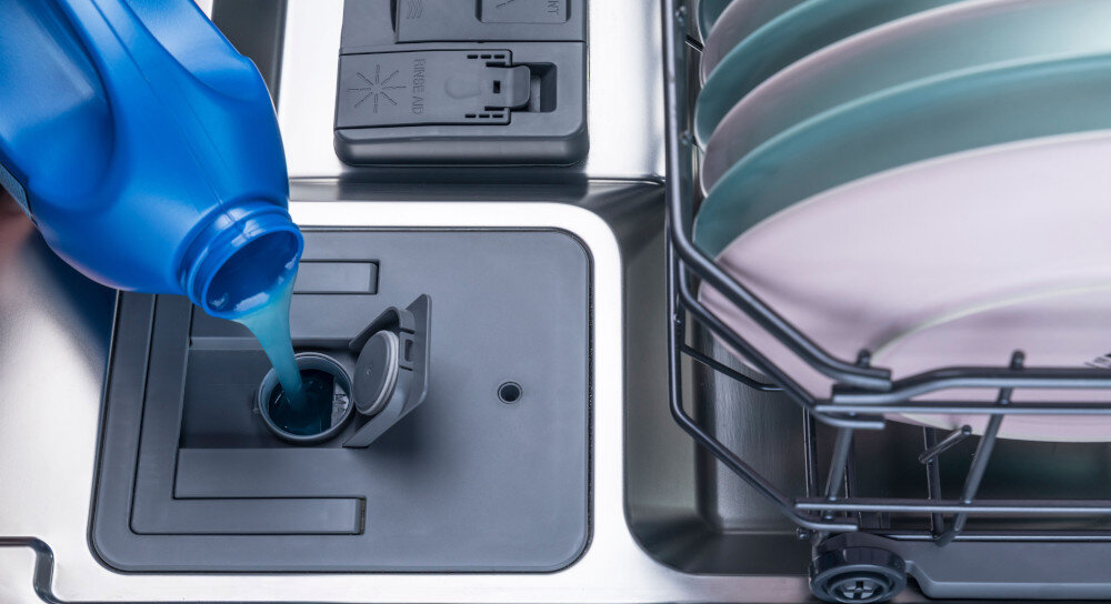ZMYWARKA HISENSE HS693C60XAD dozowanie Inteligentne detergent program dostosowanie ilość pojemność zbiornik powiadomienie