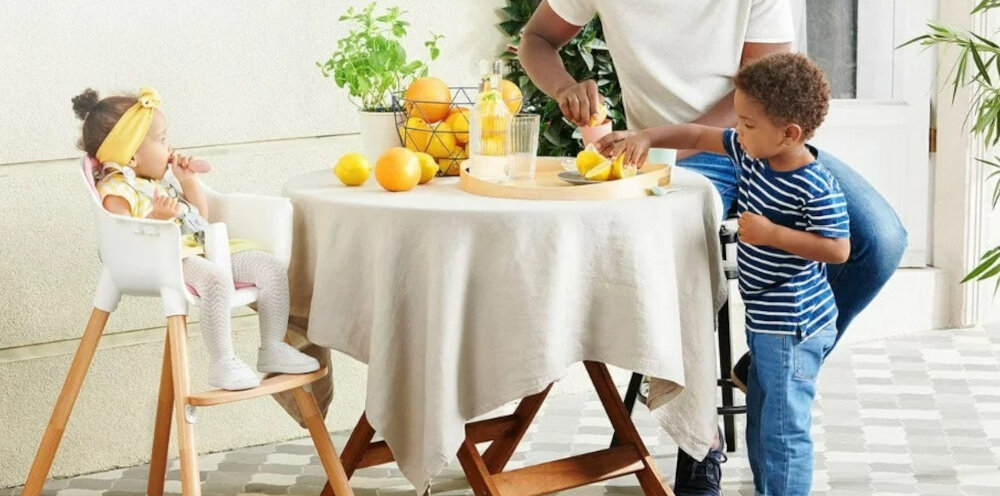 Krzesełko do karmienia KINDERKRAFT Sienna Różowy 2 w 1 z wysokiej jakosci materialow stelz z drewna bukowego siedzisko z materialu PP i PU stabilne bezpieczne