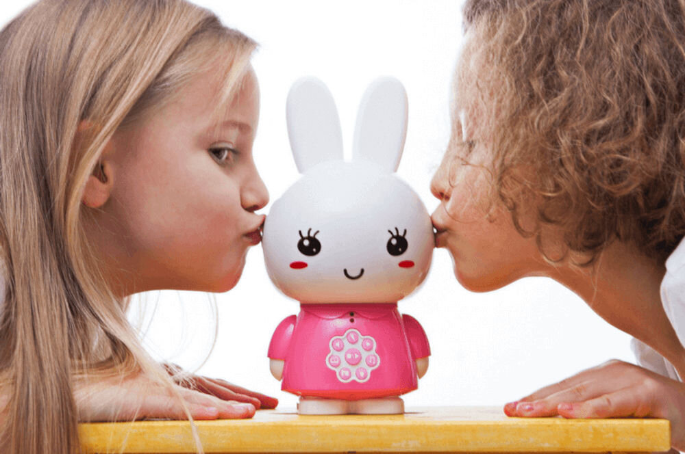 Zabawka edukacyjna ALILO Honey Bunny G6 Różowy funkcja odtwarzacza mp3, dyktafonu i lampki nocnej dla dzieci w każdym wieku, wielofunkcyjne urządzenie, łączy w sobie zabawę, naukę i troskę o dziecko
					praktyczna zabawka, zachwyca swoim uroczym designem dwójka dzieci