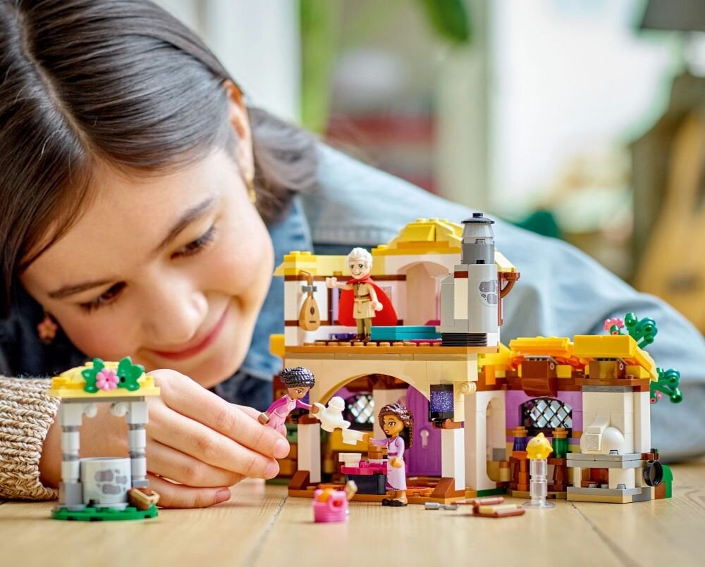 LEGO 43231 Disney Chatka Ashy  klocki elementy zabawa łączenie figurki akcesoria figurka zestaw 