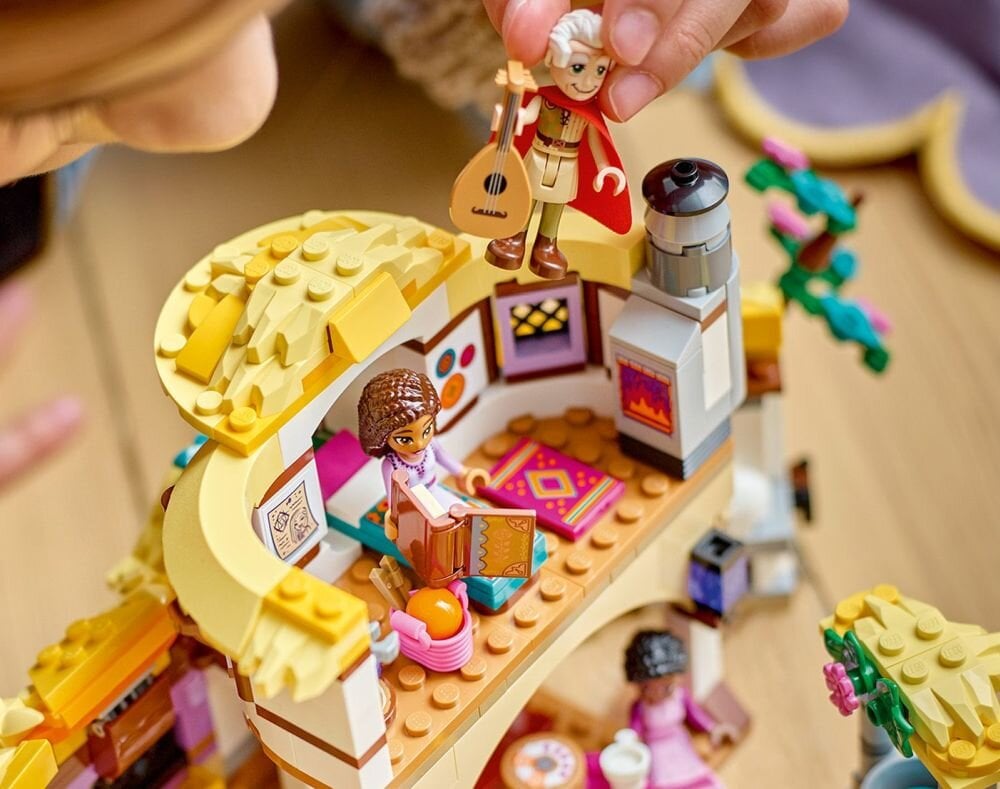 LEGO 43231 Disney Chatka Ashy  klocki elementy zabawa łączenie figurki akcesoria figurka zestaw 