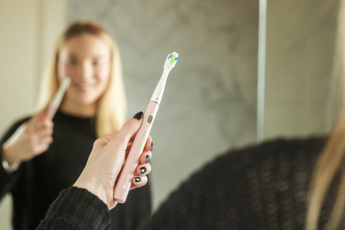 Szczoteczka soniczna TRUELIFE SonicBrush Slim20 Biały Czas pod kontrolą Wbudowany timer przypomnienie strefa zmiana zalecenia
